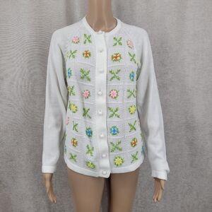 Jeri Jo Vintage Floral Embroidered White Sweater Cottagecore Grandmacore